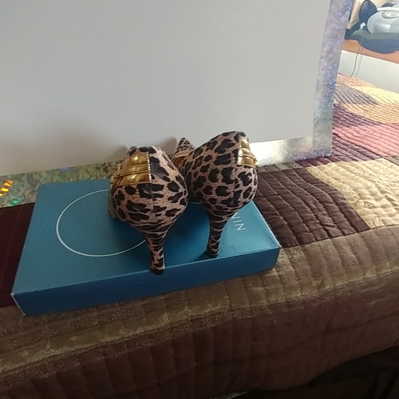 3 1/2 in. Coup D'etat heels. - Picture 3 of 7